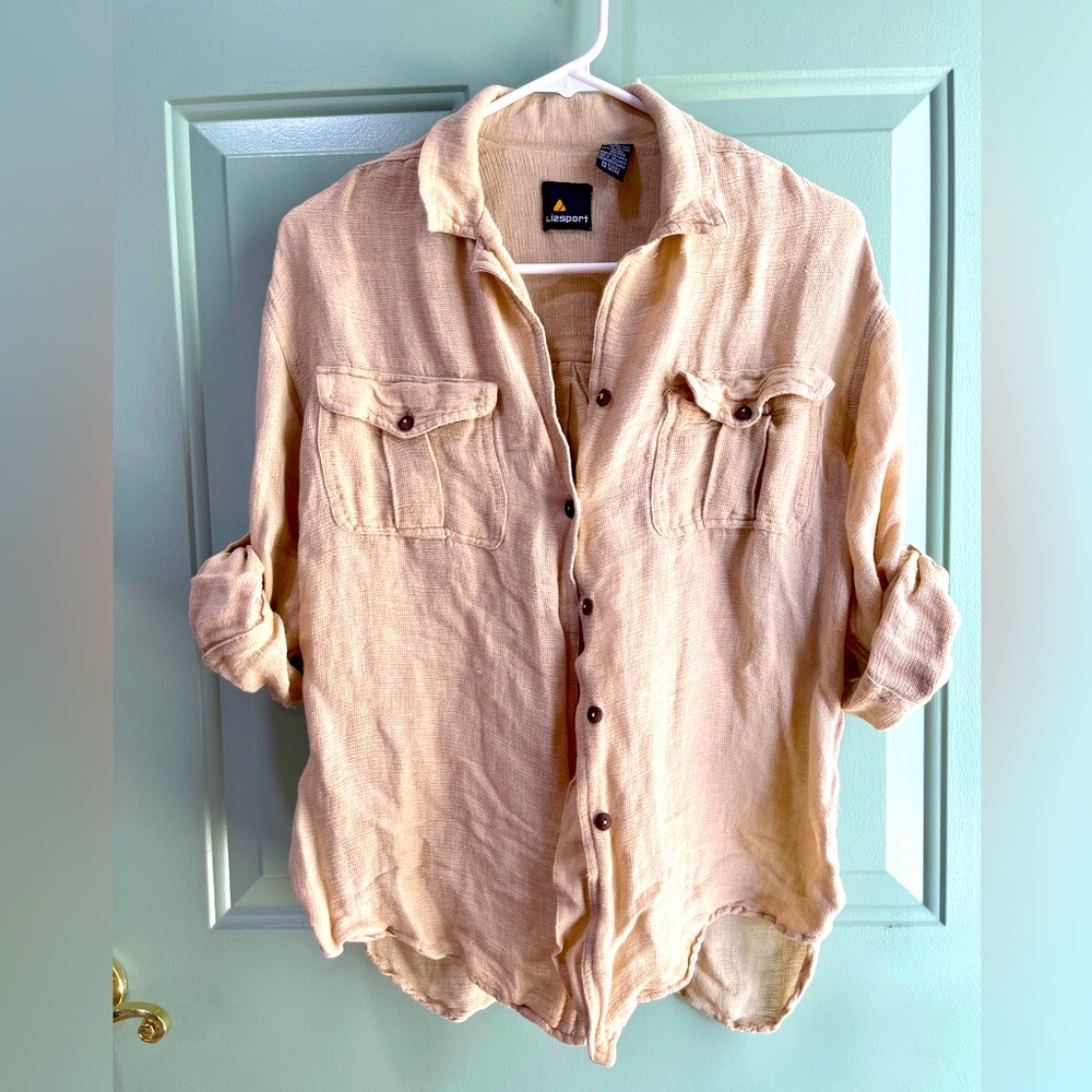 Liz Sport Linen & Rayón Shirt with sleeve button up straps.